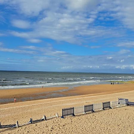 Studio Chic, Hyper Centre, 4 Minutes De La Plage Cabourg Esterno foto